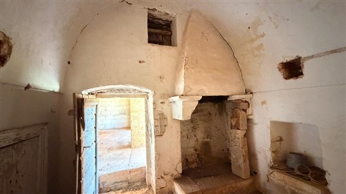 Fabbricato A Rustico Di Tre Vani & Acc., Antico Vano In Pietra E Veranda